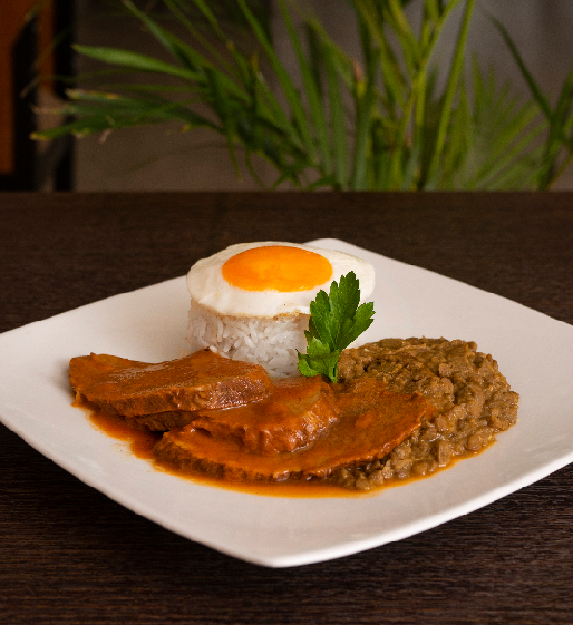 Asado de Res con Lenteja, Arroz y Huevo